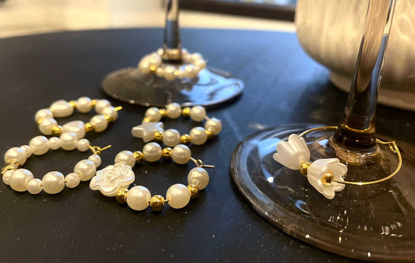 Wine glass charms with pearls (6pcs)