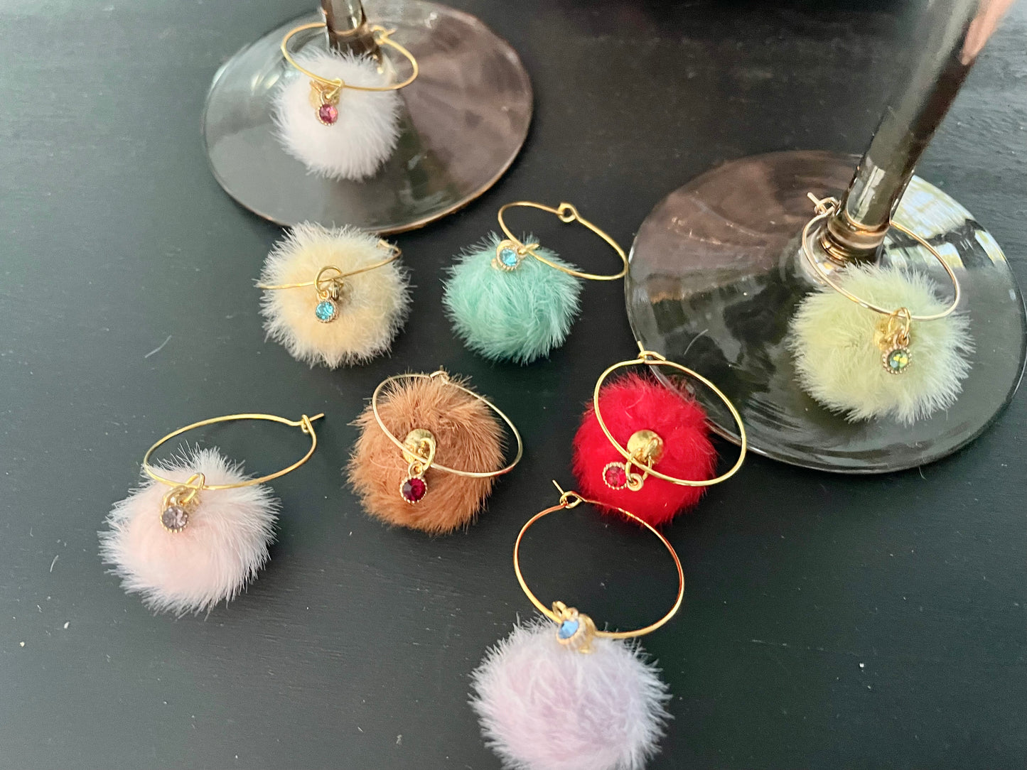 Wine glass charms “Elegant fur” (8 pcs)