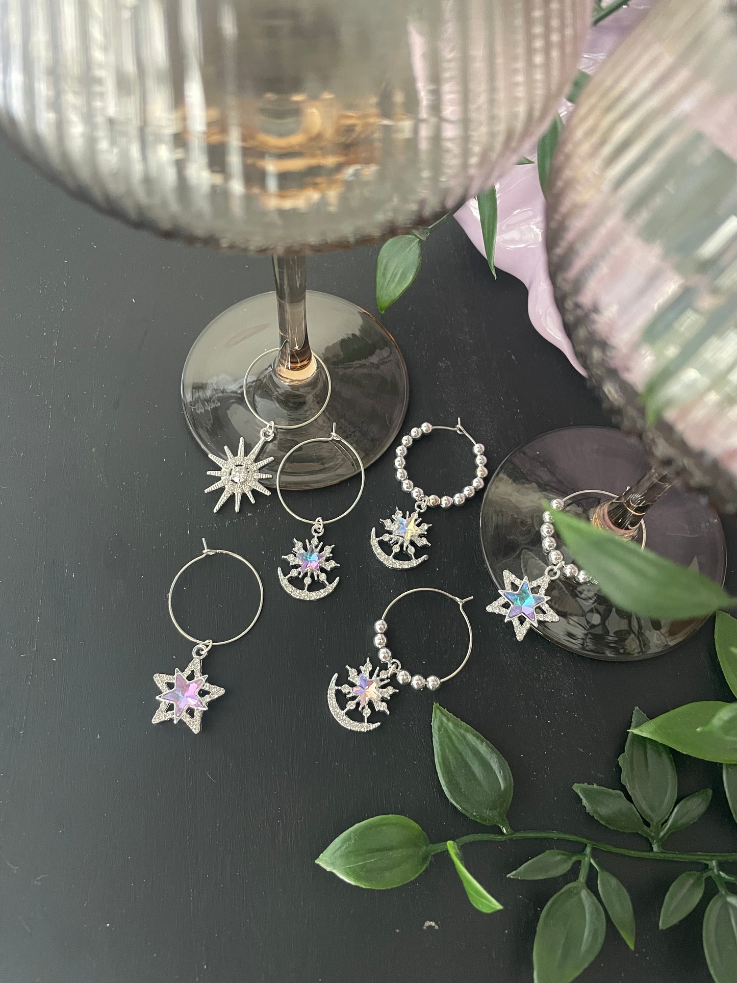 Wine glass charms “White vibe” (6pcs)