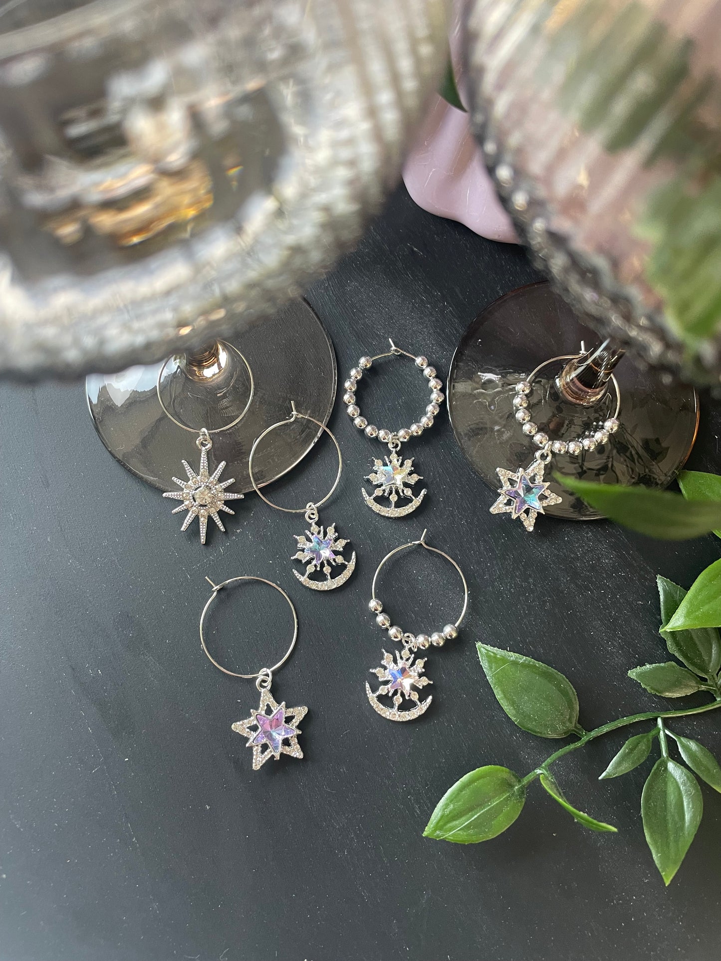 Wine glass charms “White vibe” (6pcs)