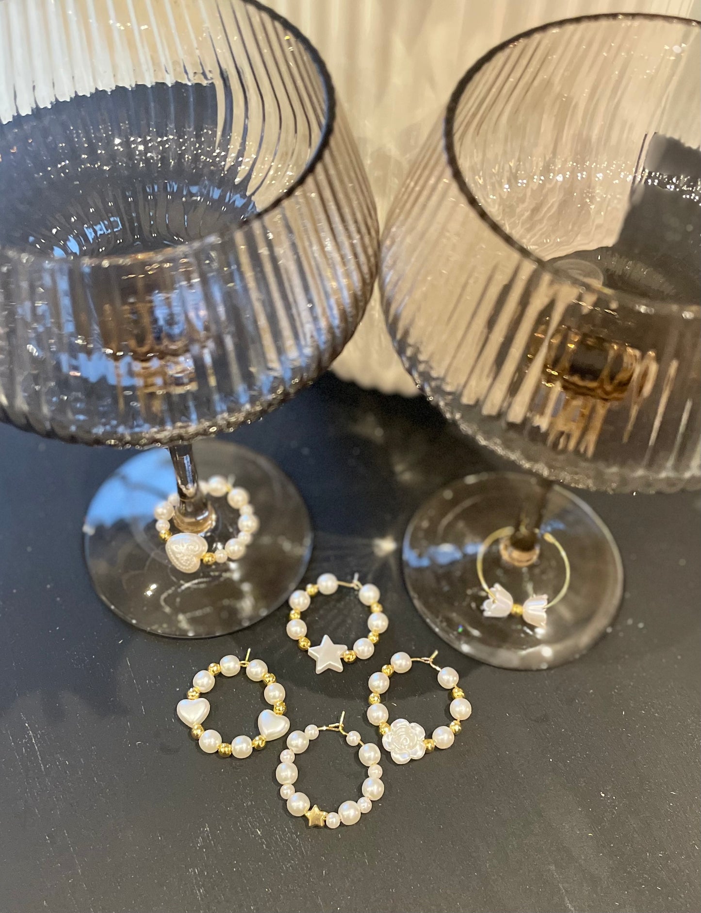 Wine glass charms with pearls (6pcs)